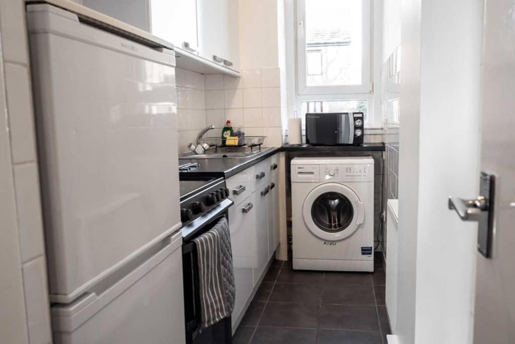 ☆Spacious Flat Close To University And City Centre Lägenhet Dundee Exteriör bild